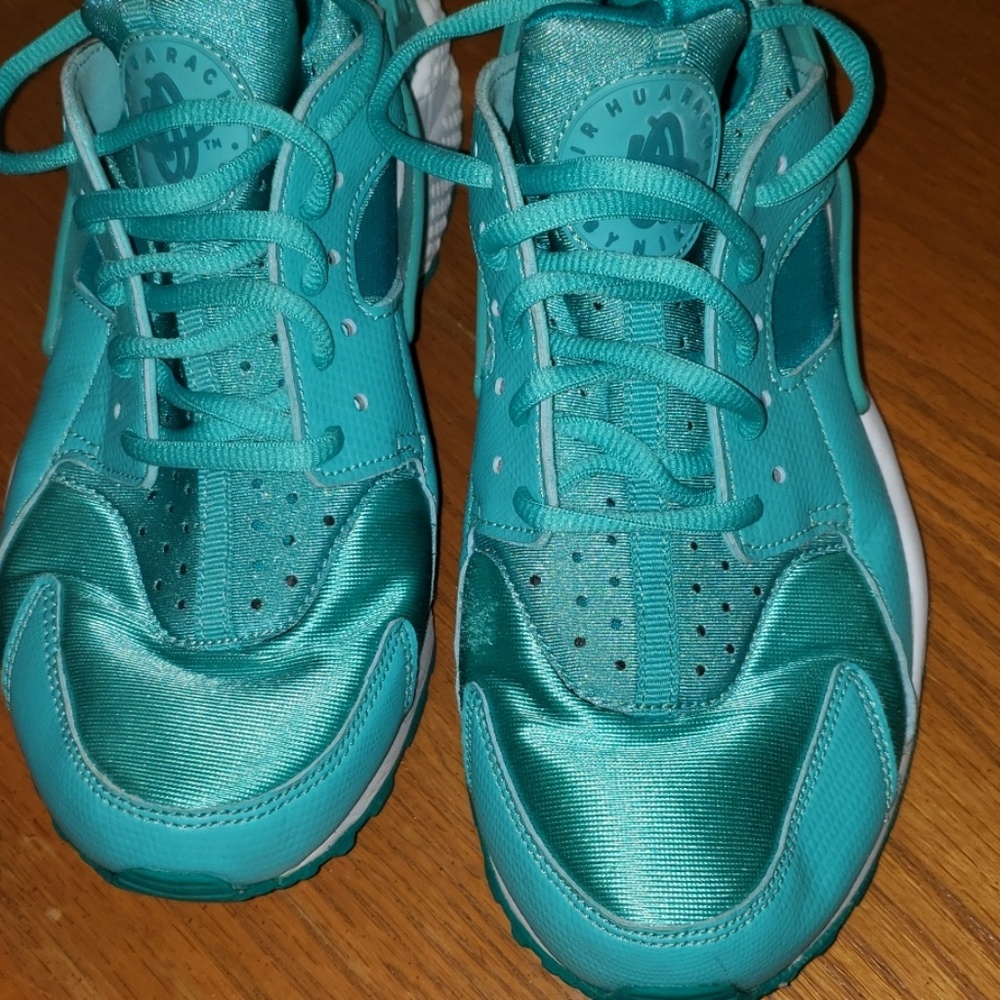 Nike - Picture 2 of 7